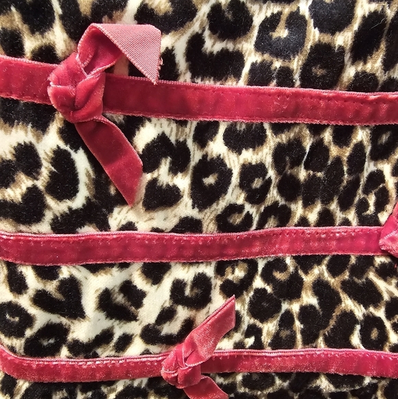 Children's Place 24 Months Leopard & Red Velvet Trim Dress Like New - Picture 2 of 5